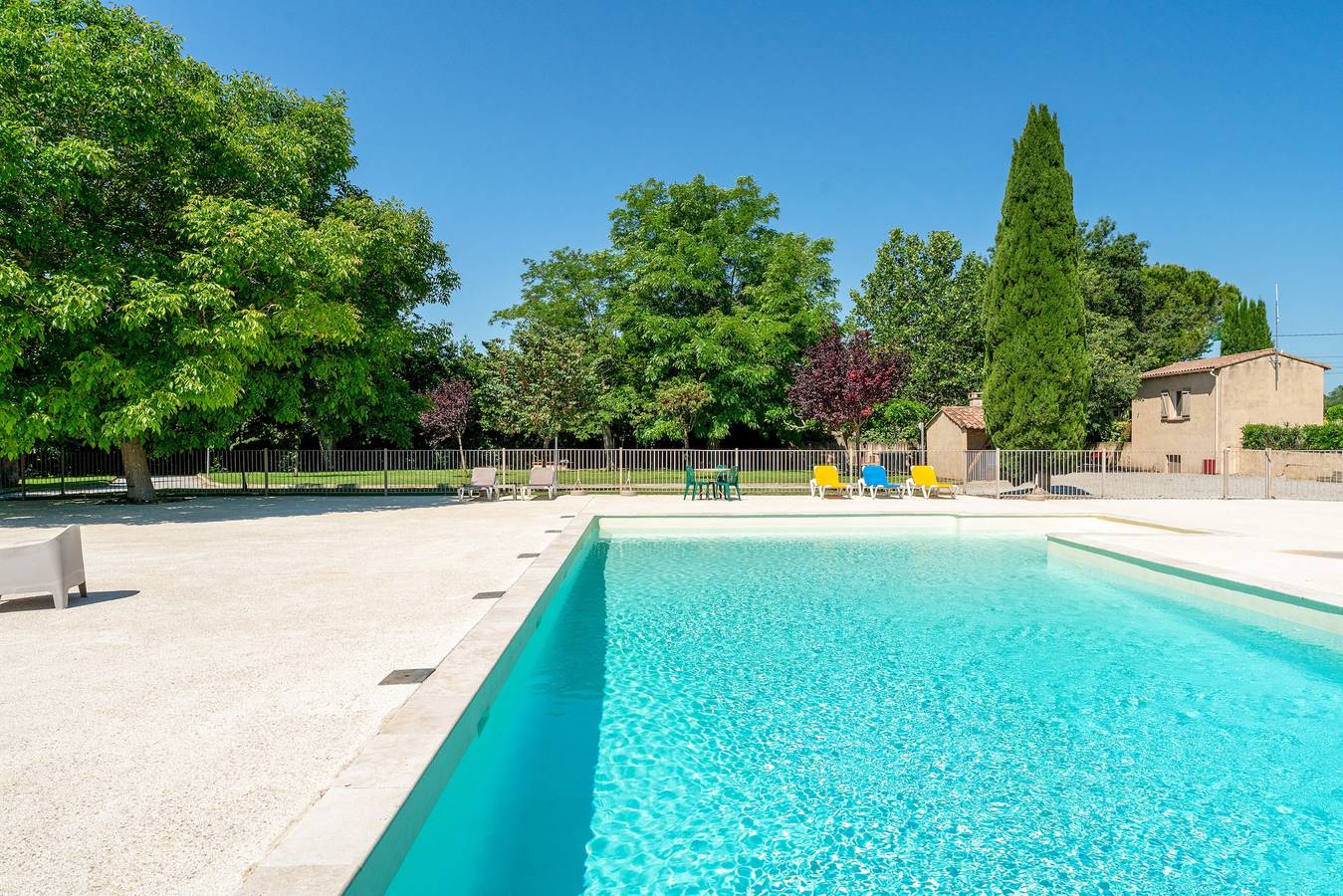 Casa vacacional 'Gite Fontenelle Camargue' con piscina compartida, Wi-Fi y aire acondicionado in Arlés, Costa mediterránea (Francia)
