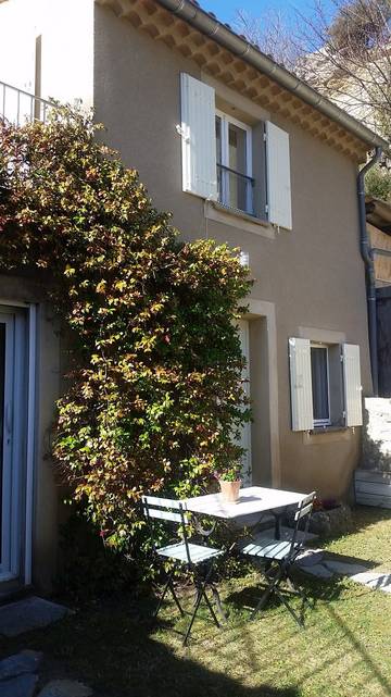 Gîte pour 4 personnes, avec terrasse et jardin à Mollans-sur-Ouvèze