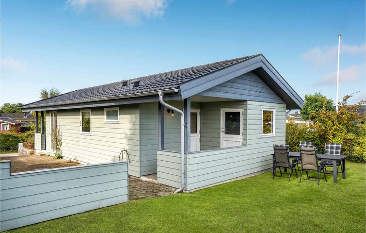 Ferieudlejning for 4 personer, med Terrasse og Have i Kerteminde