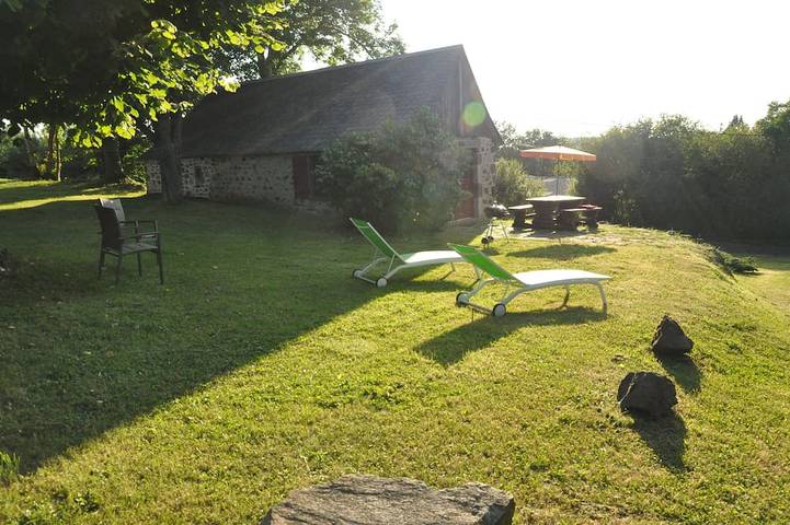 Gîte pour 2 personnes, avec jardin et terrasse à Vernines