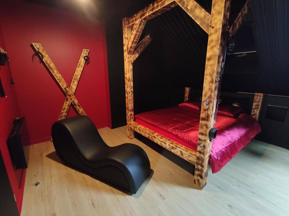 Appartement entier, La Love room in Arbois (homonymie), Jura Francais
