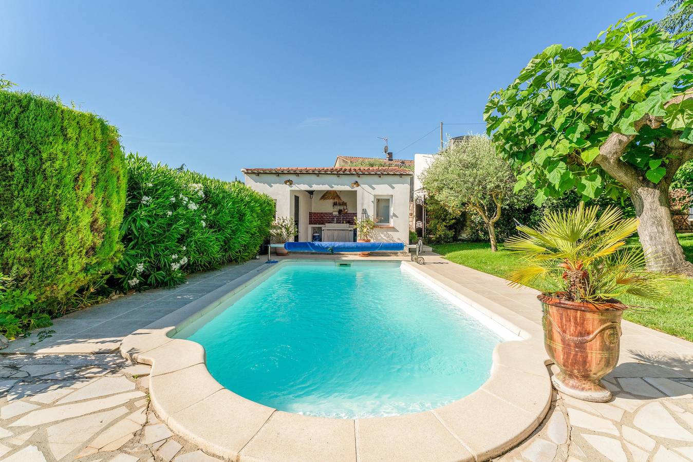 Mon Cabanon - Roquemaure in Roquemaure, Nimes region