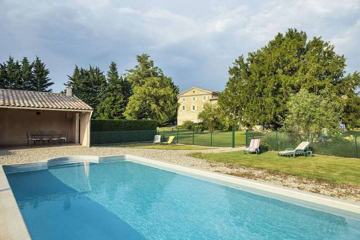 Gîte pour 4 personnes, avec Jardin et Piscine à Charols