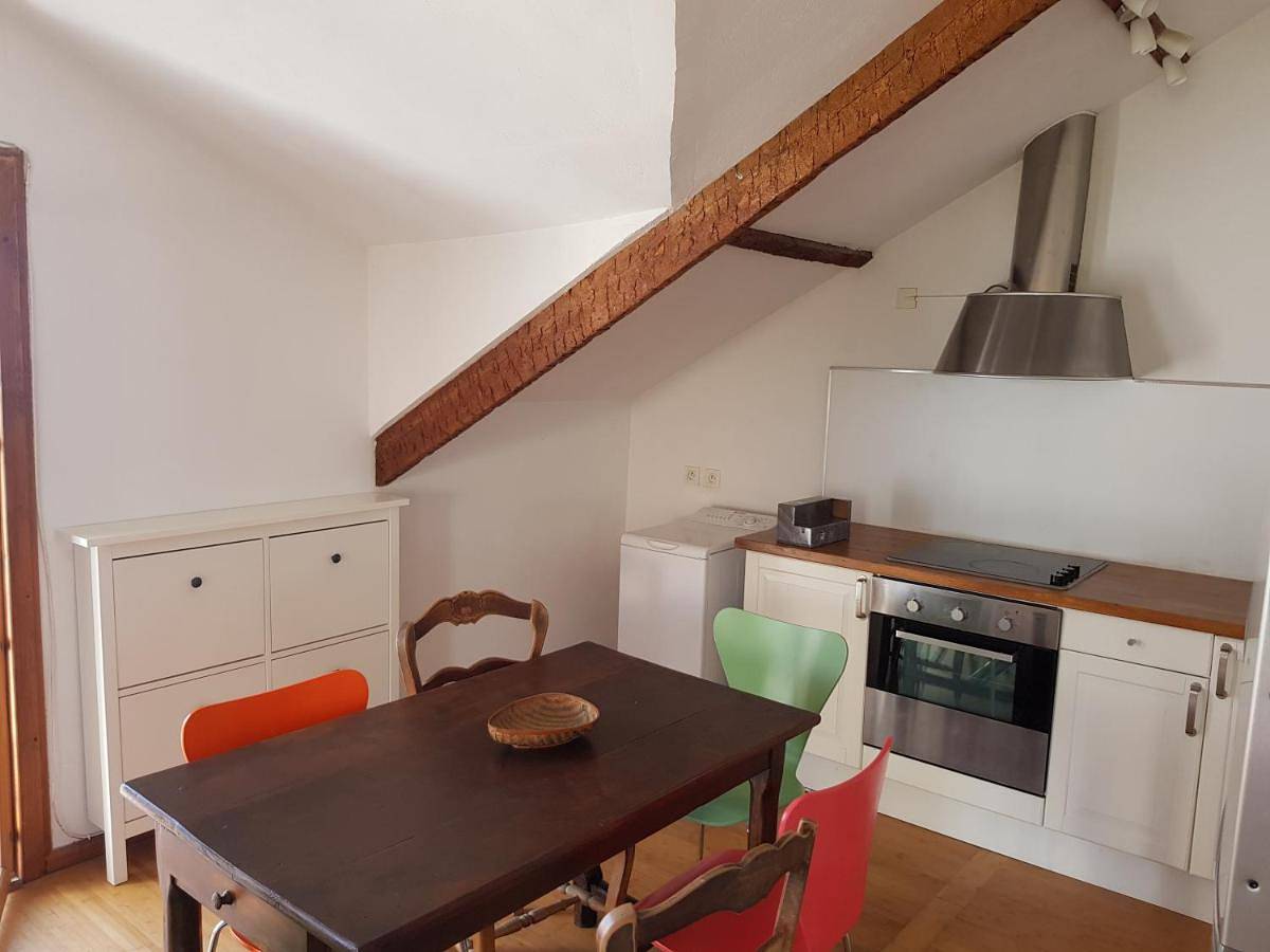 Appartement entier, Two-Bedroom Apartment in Toulon, Côte méditerranéenne (France)