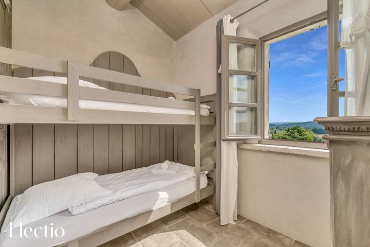 Gîte pour 4 personnes, avec piscine et jardin, animaux acceptés à Oppède - 4