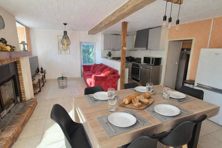 Gîte pour 4 personnes, avec terrasse et jardin à Saint-Mars-la-Réorthe - 2