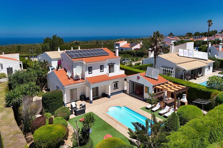 Ferienhaus für 8 Personen, mit Garten und Meerblick sowie Pool, kinderfreundlich in Aljezur