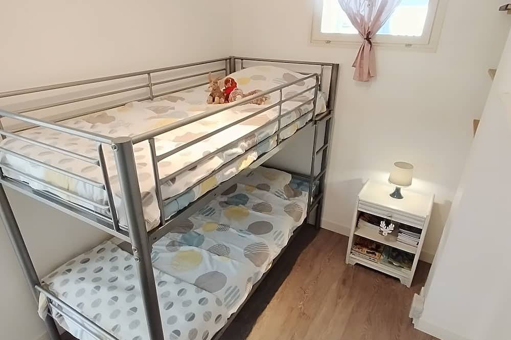 Appartement entier, Gîte Le Pariou -rdc- accès direct jardin -Résidence de Michèle à Murol in Murol, Parc naturel régional des Volcans d'Auvergne