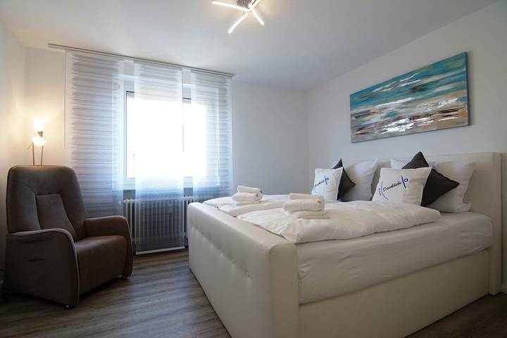 Ganze Ferienwohnung, Ferienwohnung Deichliebe - 2-Raum-Fewo Steuerrad in Büsum, Kreis Dithmarschen