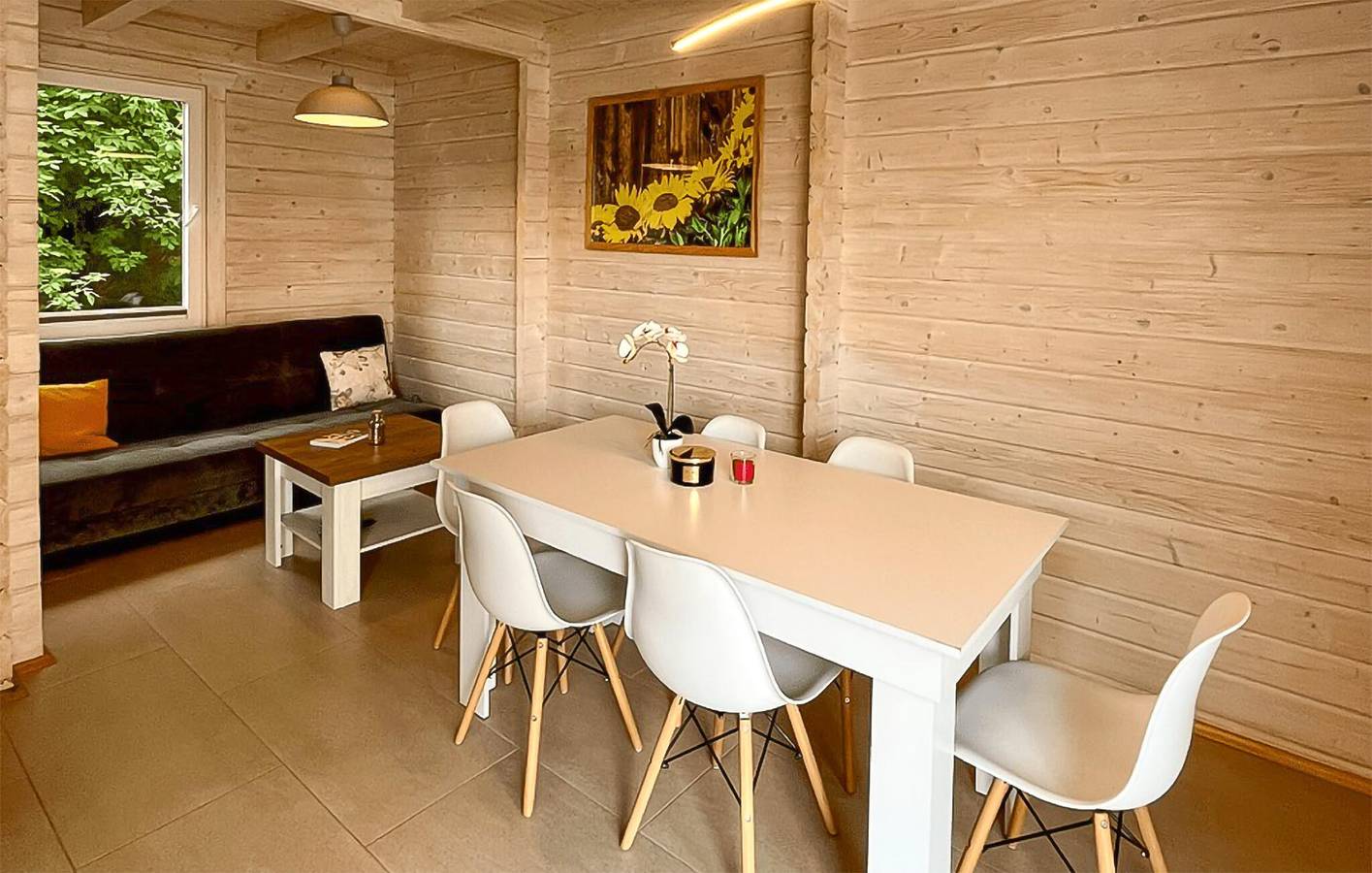 Ferienhaus für 8 Personen mit Terrasse in Sarbinowo, Powiat Koszaliński