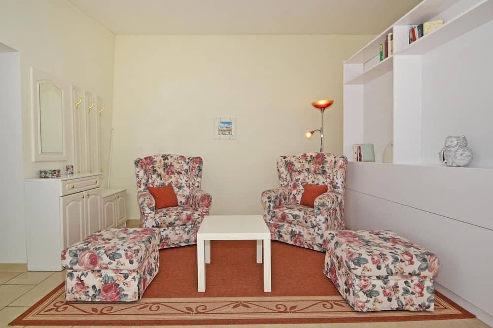 Entire apartment, Quiet vacation apartment in Ahlbeck with garden & Wlan - only 400 m to the beach in Drei Kaiserbäder, Heringsdorf