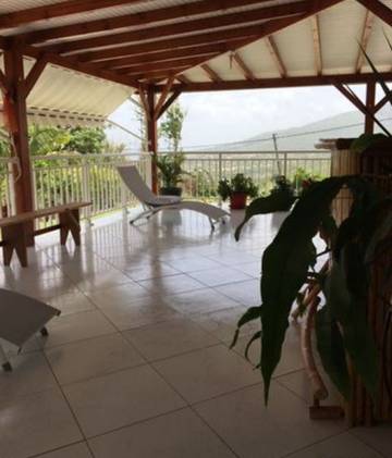 Location de vacances pour 4 personnes, avec terrasse et jardin à Vieux-Habitants