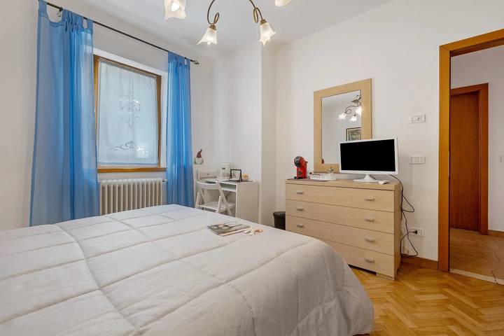 Appartement entier, Appartement 'Meridiana' avec vue sur la montagne et Wi-Fi in Roncone, Sella Giudicarie