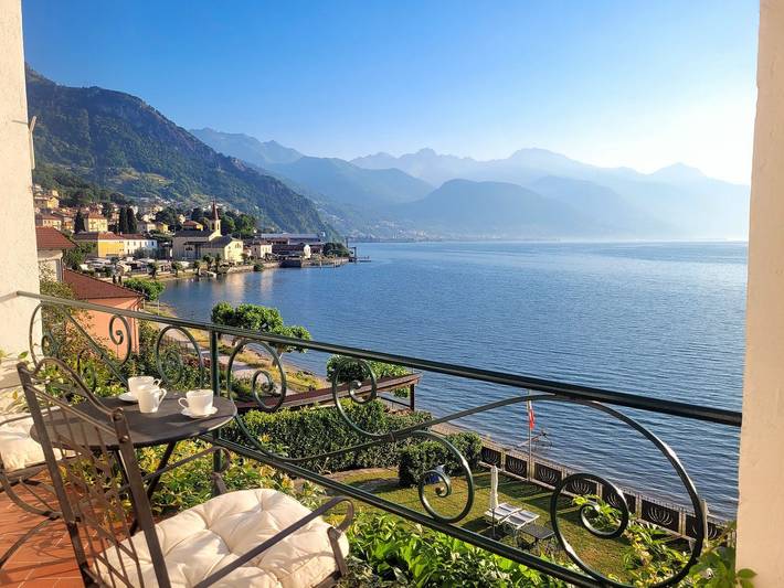Ferienwohnung für 2 Personen, mit Garten und Ausblick sowie Seeblick in Italien