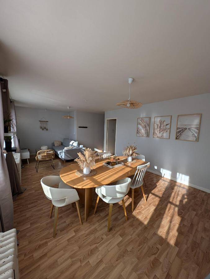 Appartement entier, Gîte Le 101ème dans le centre de Ste Mère Église in Sainte-Mère-Église, Région de Cherbourg