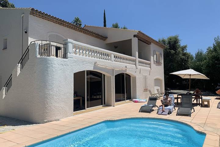 Ferienhaus für 14 Personen, mit Balkon und Terrasse