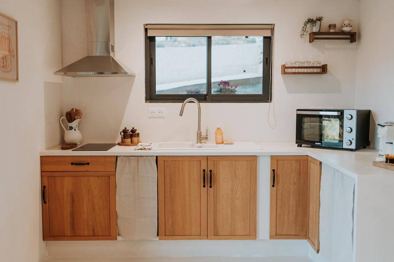 Appartement entier, One-Bedroom Apartment with Garden View in La Tour-d'Aigues, Parc naturel régional du Luberon