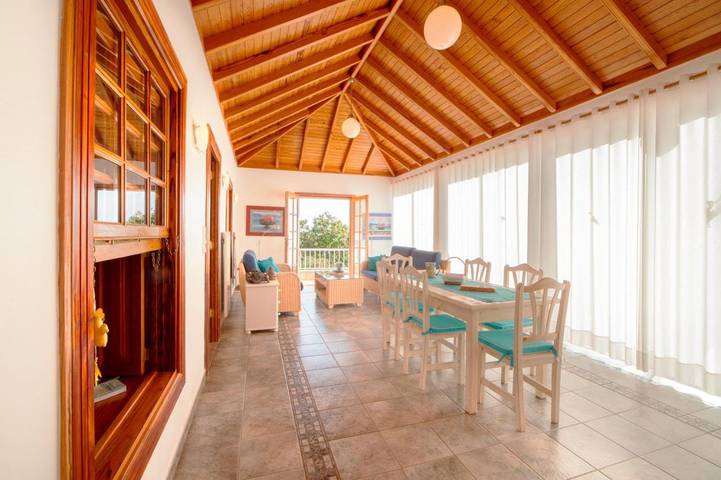Chalet para 6 personas, con jardín además de vistas y piscina, Se admiten mascotas en La Palma - 4