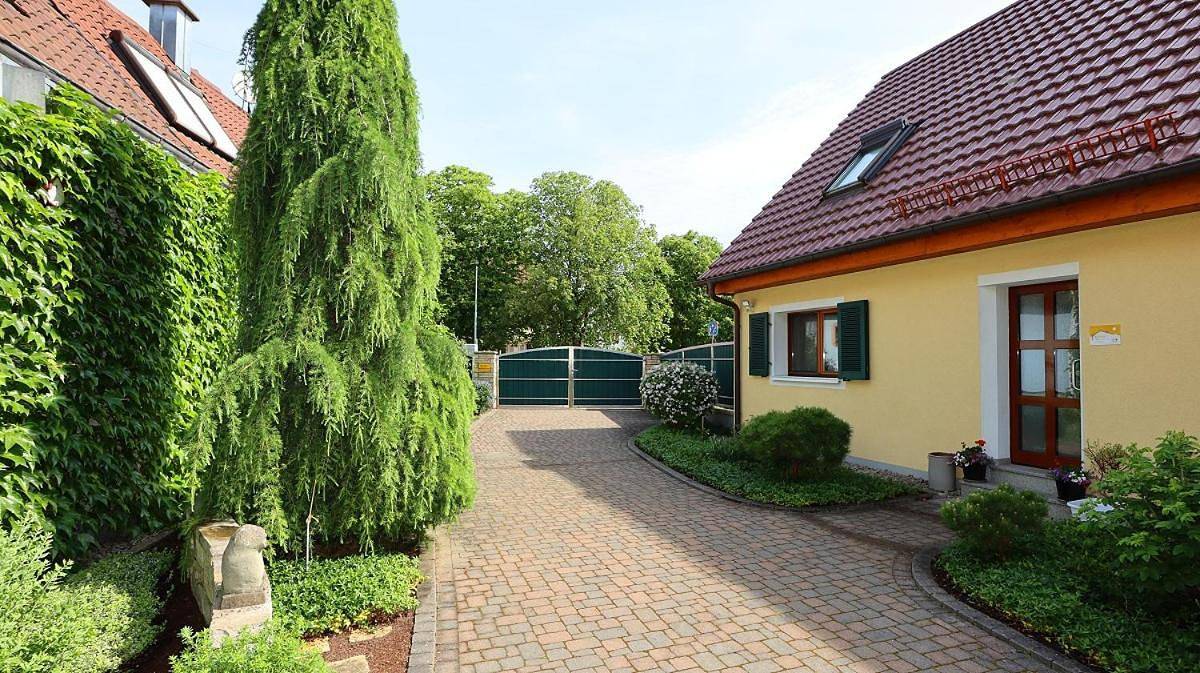 Three-Bedroom Holiday Home in Sasbach am Kaiserstuhl, Kaiserstuhl
