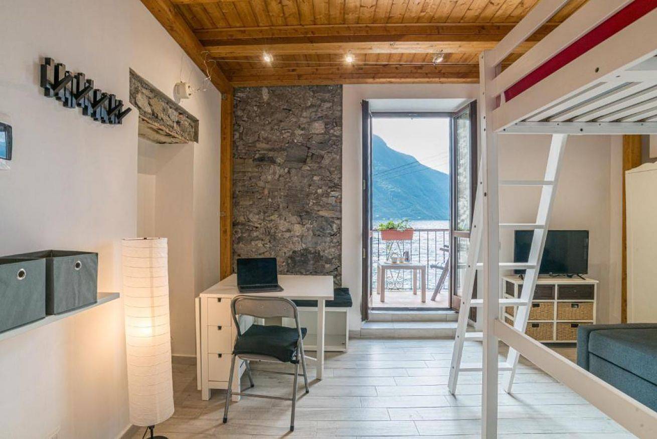 Ganze Wohnung, Ferienwohnung für 2 Personen mit Balkon in Nesso, Gemeinde Nesso