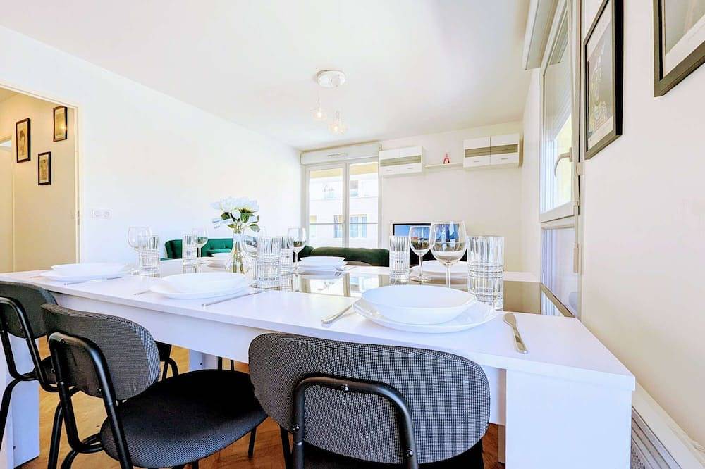 Entire apartment, Chic and comfortable apart with Parking and Terrace in Asnières-sur-Seine, Hauts-de-Seine