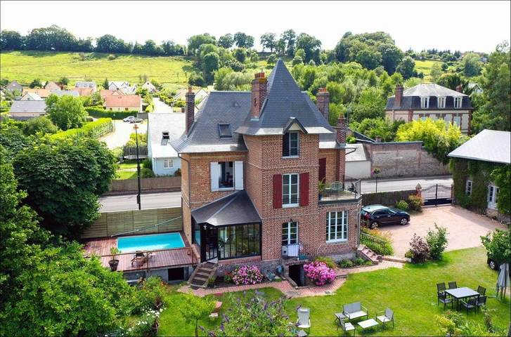 Chambre d’hôte pour 2 personnes, avec piscine ainsi que vue et terrasse