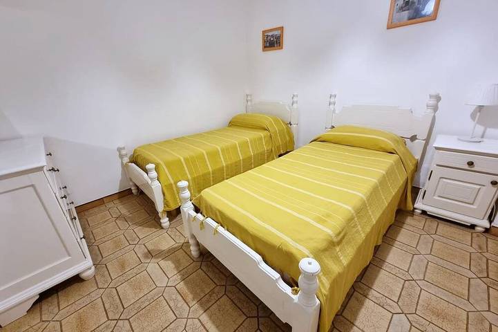 Gîte pour 8 personnes, avec balcon à Ponza - 2