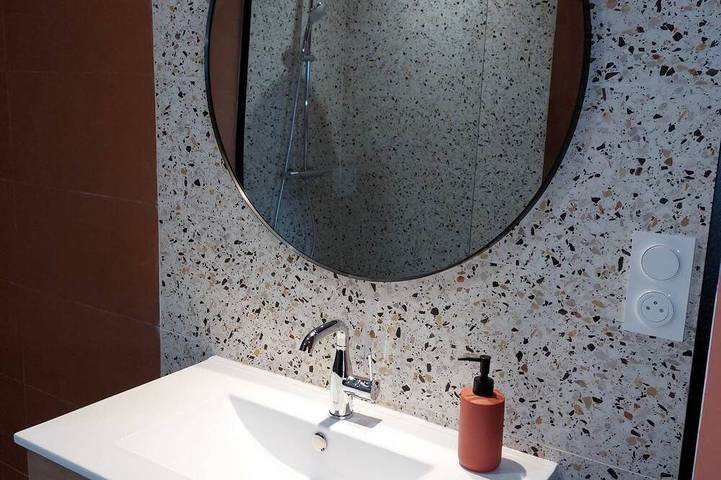 Ganze Wohnung, La Villa Bompard 50m² Cœur de Ville Avec Terrasse in Rodez, Aveyron