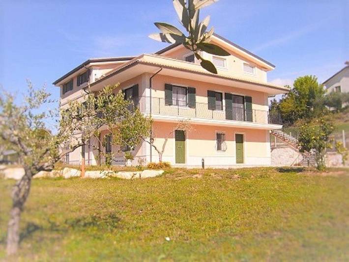 Location de vacances pour 6 personnes, avec jardin et vue à Atina - 3