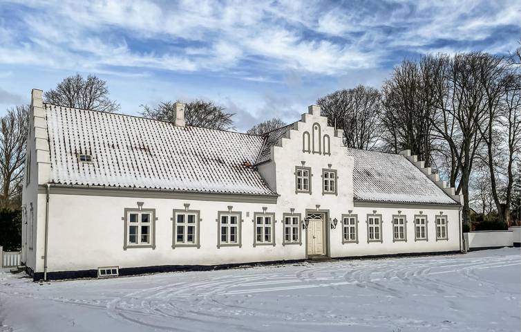 Ferienhaus für 12 Personen, mit Terrasse und Pool sowie Garten und Sauna