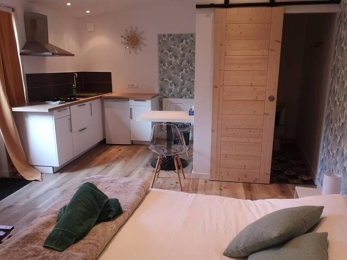 Location de vacances pour 2 personnes, avec Jacuzzi ainsi que Piscine et Sauna à Saint-Vivien