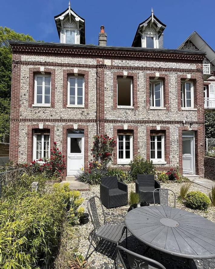 Location de vacances pour 2 personnes, avec terrasse ainsi que vue et jardin à Yport - 2