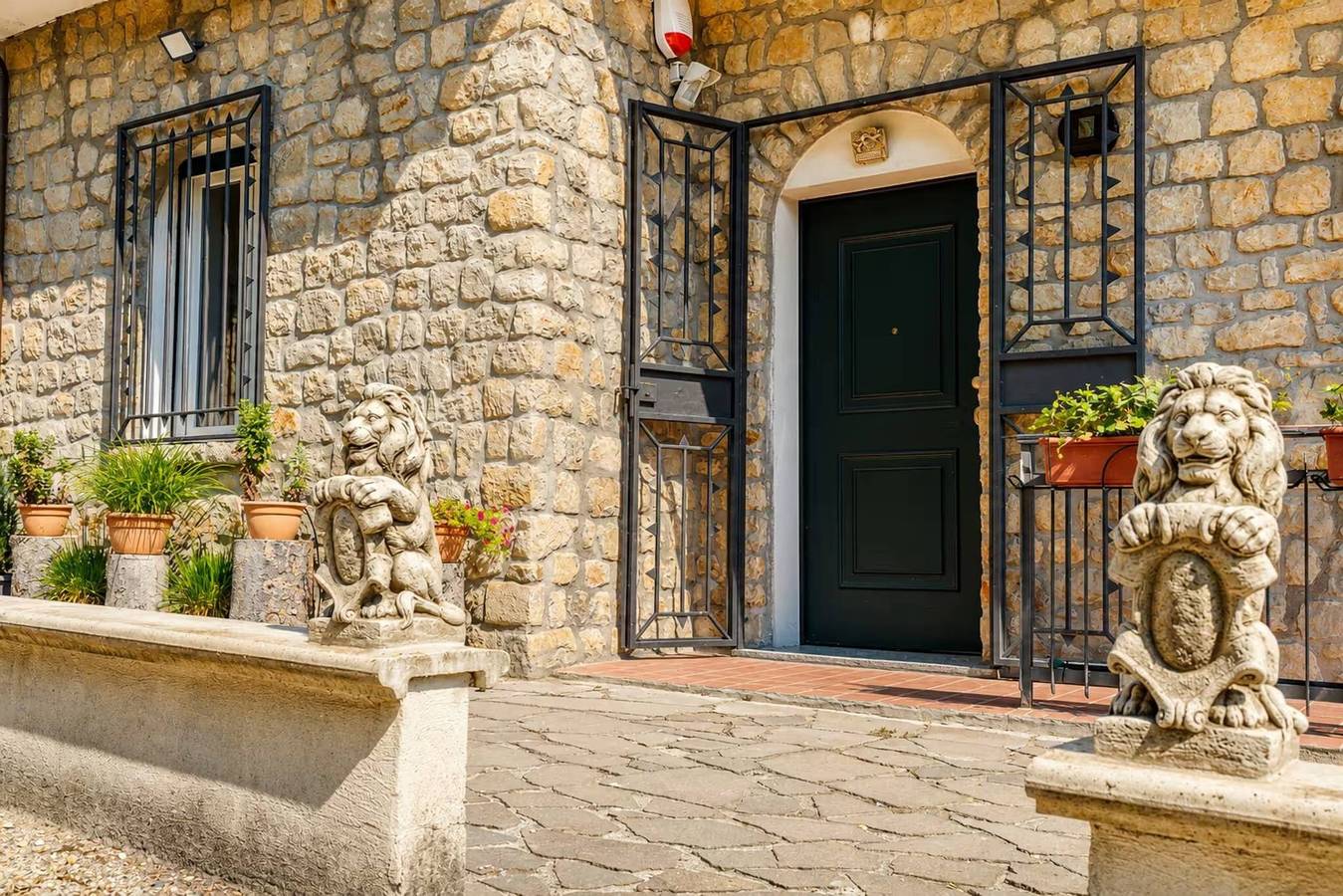 Rifugio nel Bosco – Romantic Couples’ Retreat with Jacuzzi in Godiasco Salice Terme, Oltrepò Pavese