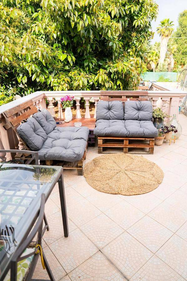 Appartamento per 4 persone, con Idromassaggio e Terrazza nonché Giardino e Panorama ad Arma di Taggia