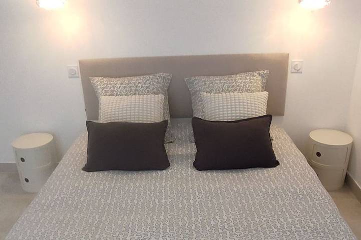 Location de vacances pour 6 personnes, avec jardin à Saint-Marcel-de-Careiret - 2