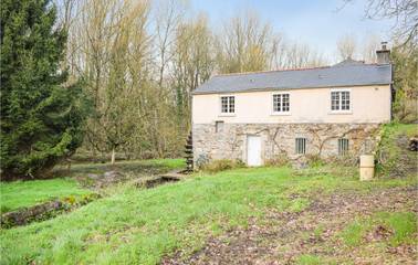Gîte pour 6 personnes, avec jardin à Pommerit-Jaudy
