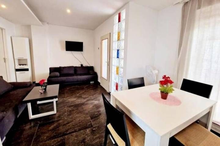 Ferienwohnung für 5 Personen, mit Terrasse in Französisch Buchholz Berlin