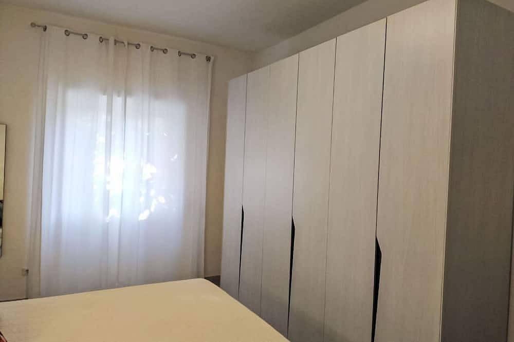 Entire apartment, Nice apartment for 4 people with A/C, Wifi, Tv and balcony in Terracina, Agro Pontino