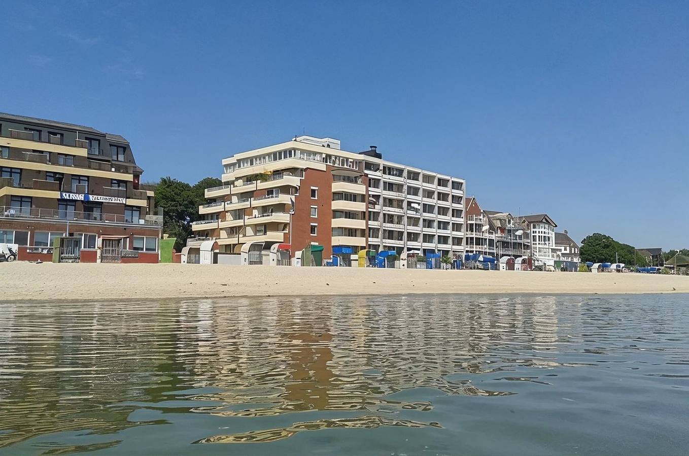 Ganze Wohnung, Ferienwohnung Seeblick mit außergewöhnlichem Meerblick direkt am Strand in Wyk in Wyk auf Föhr (Stadt), Wyk auf Föhr