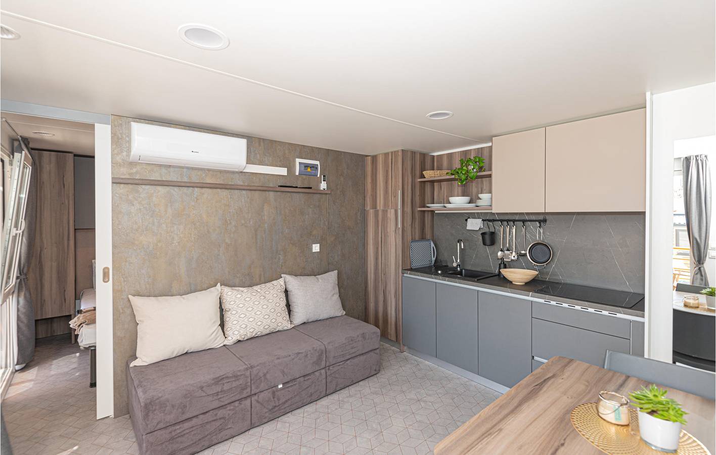 Ferienhaus für 5 Personen mit Terrasse in Brodarica, Šibenik-Knin