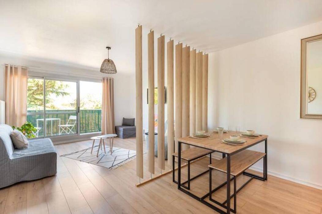 Appartement entier, Studio avec terrasse privée Parking gratuit Tram direct centre-ville in Talence, Région de Bordeaux