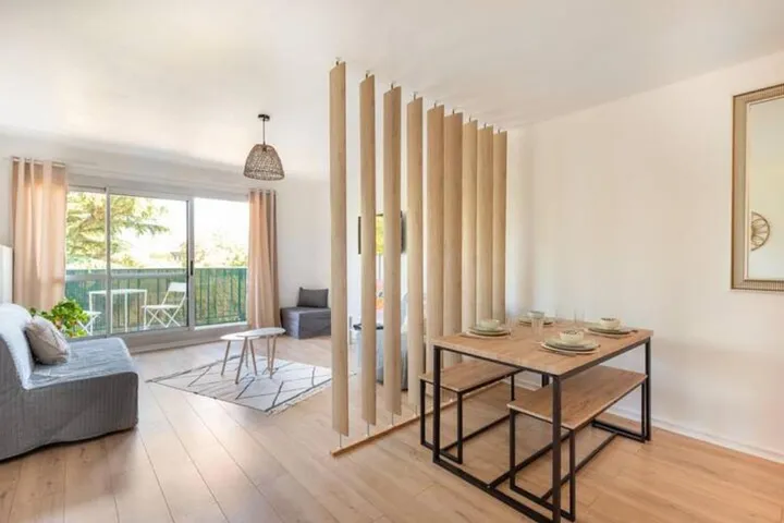 Appartement entier, One-Bedroom Apartment in Talence, Région de Bordeaux