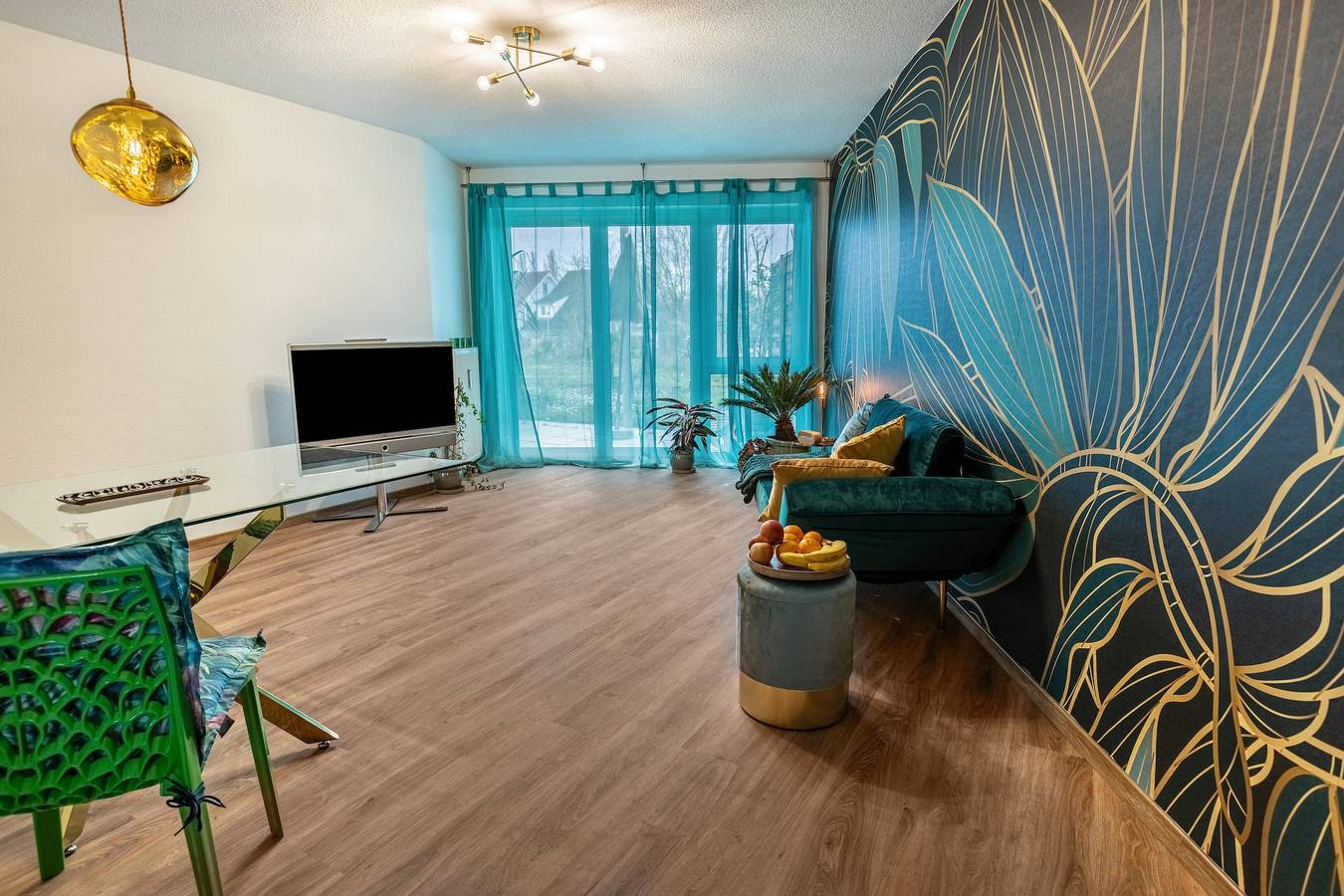 Ganze Wohnung, Großzügige Design-Ferienwohnung mit Garten-Terrasse und Wlan in Radolfzell, Radolfzell am Bodensee