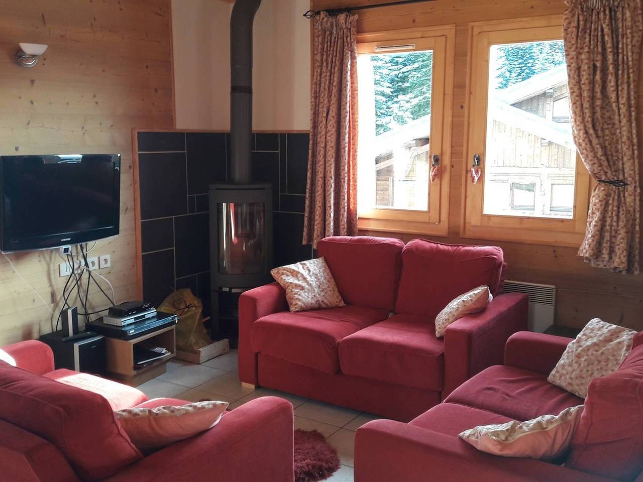 Les Gets: Chalet 8 pers, 4 ch, prox pistes et lac, terrasse sud, poêle bois, parking, draps inclus l'hiver in Les Gets, Les Portes du Soleil