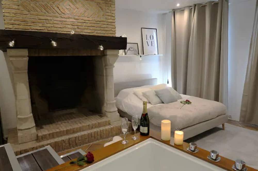 Entire apartment, La Suite - Jacuzzi in Saint-Valery-en-Caux, Dieppe region