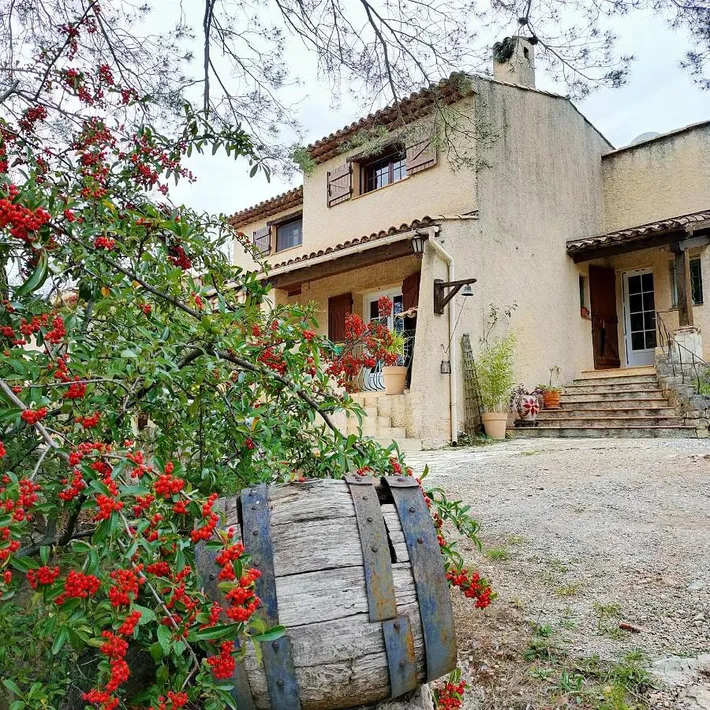 Chambre d’hôte pour 2 personnes, avec vue ainsi que jardin et piscine - 1