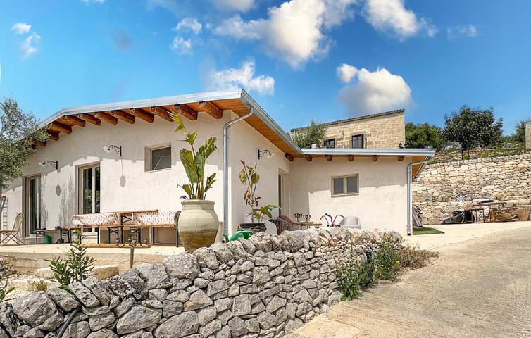 Accogliente, a 1 km dal fiume Irminio: appartamento con piscina, terrazza e cucina in Ragusa, Provincia di Ragusa