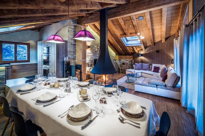 Chalet pour 10 personnes, avec Balcon et Terrasse ainsi que Jacuzzi et Jardin