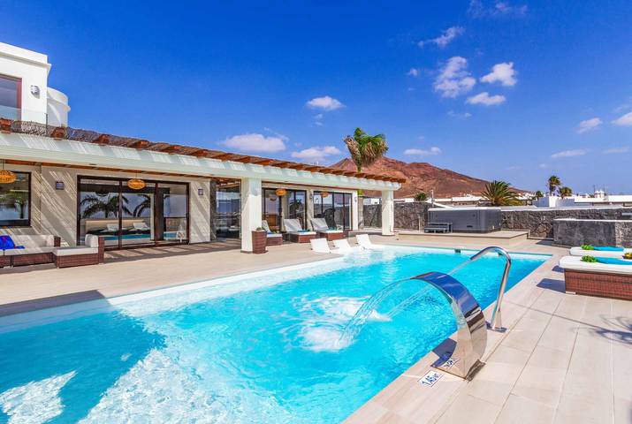 Chalet para 8 personas, con sauna y jacuzzi además de piscina y terraza en Lanzarote - 4