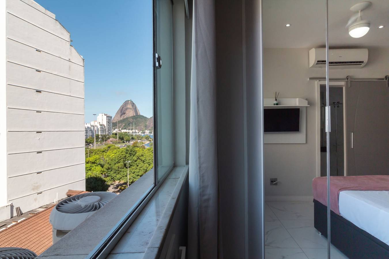 Entire studio, Lovely just a few minutes from Sugar Loaf | F709 in Botafogo, Rio de Janeiro